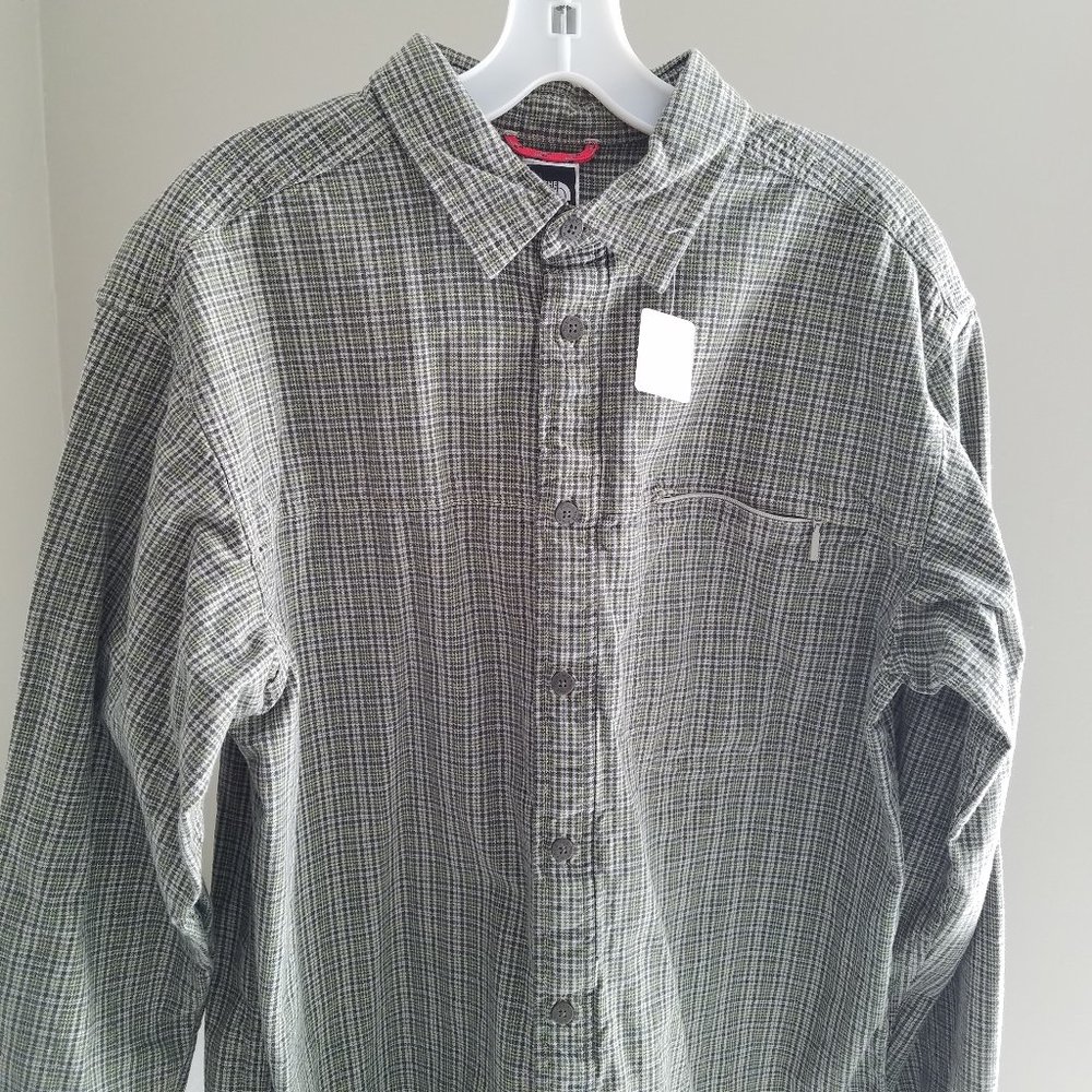 The North Face Mens Size L LS Shirt
